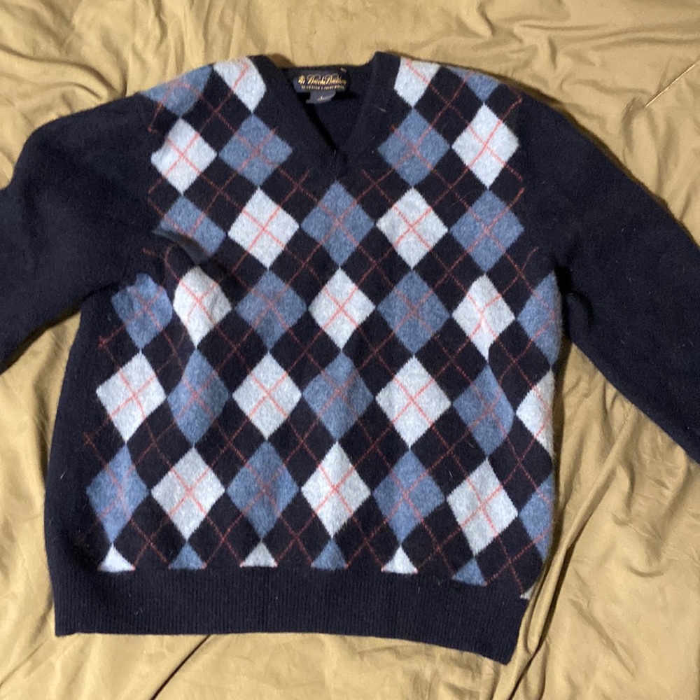 Brooks Brothers, childrens argyle sweater. Size Large
